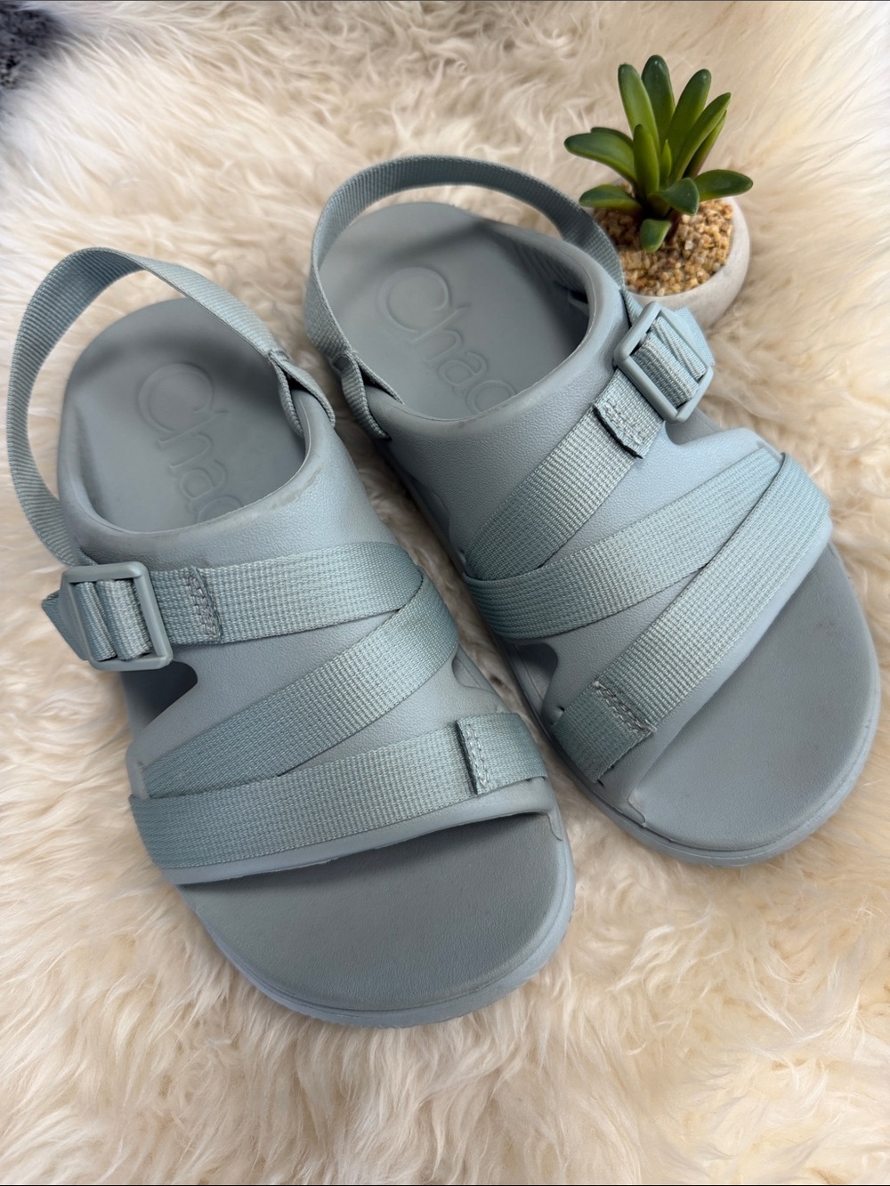 Chaco Chillos Sport US 7 Sandals LUVSEAT Arch support AquaGray Z-Strap EUC